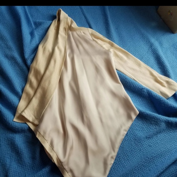 Nwot! White House Black Market Silk Card - Picture 6 of 8